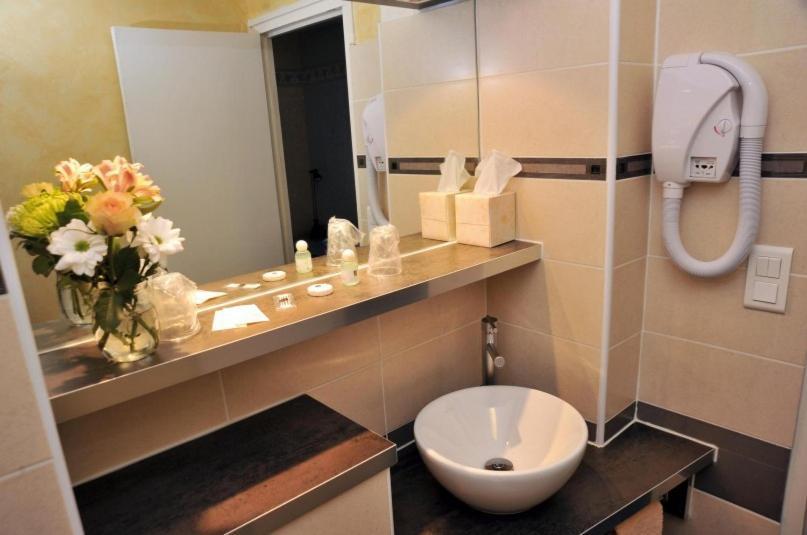 Hotel Gambetta Lons-le-Saunier Room photo
