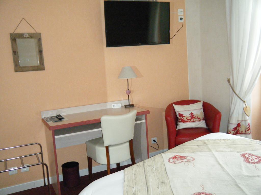 Hotel Gambetta Lons-le-Saunier Exterior photo